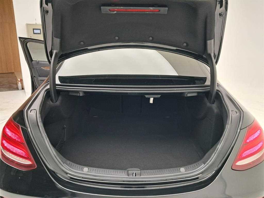 Mercedes Benz E class 2019 Negro - Importación desde Corea - HF Imports Iquique - Foto 17