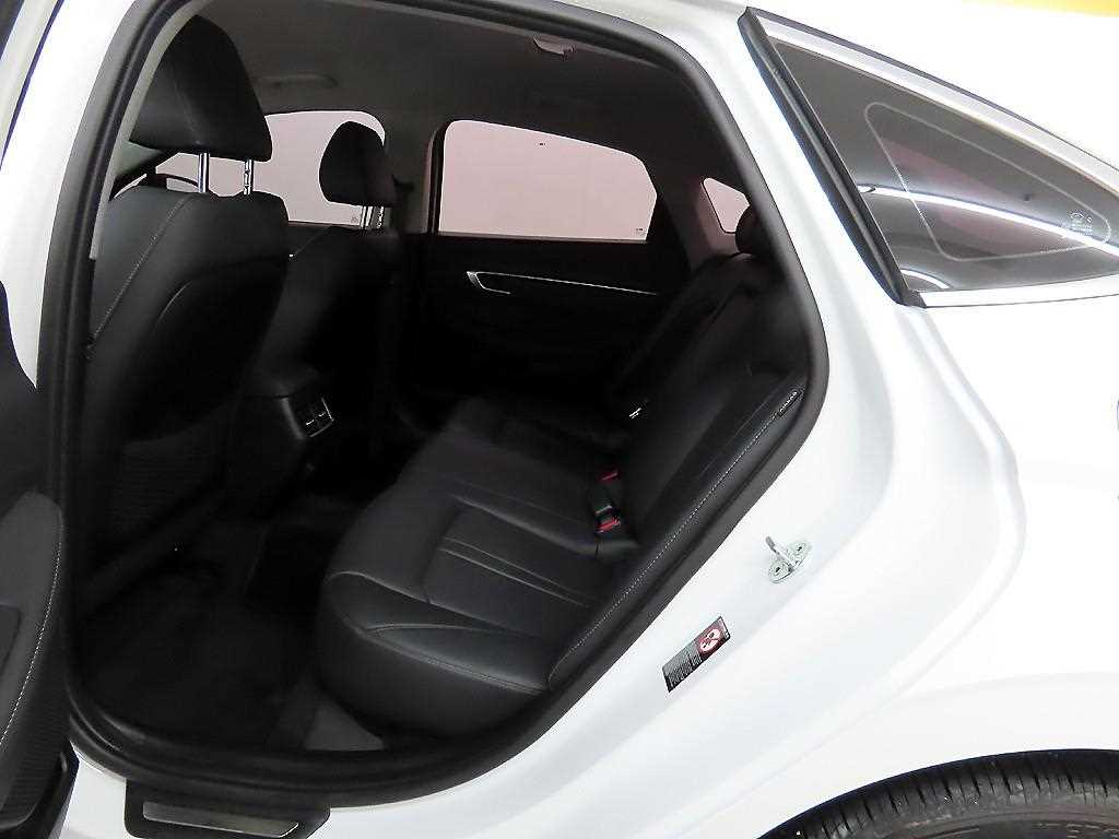 HYUNDAI Sonata - Vista 6