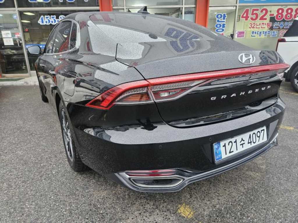 HYUNDAI Grandeur - Vista 2