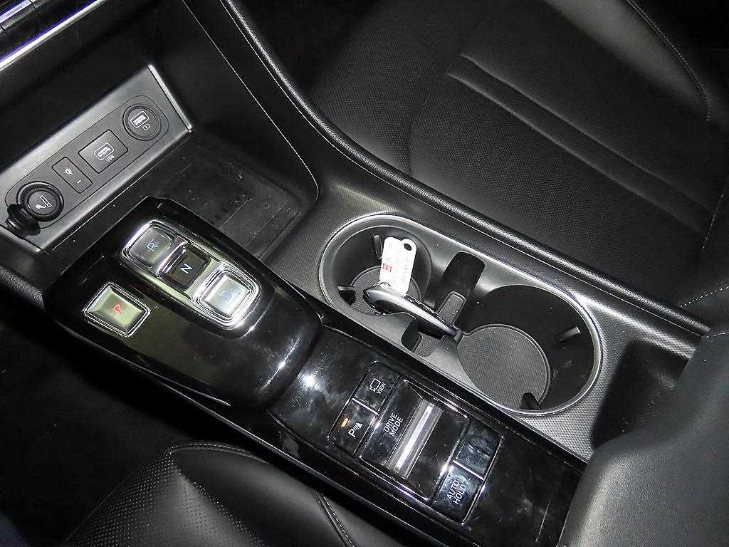 HYUNDAI Sonata - Vista 12