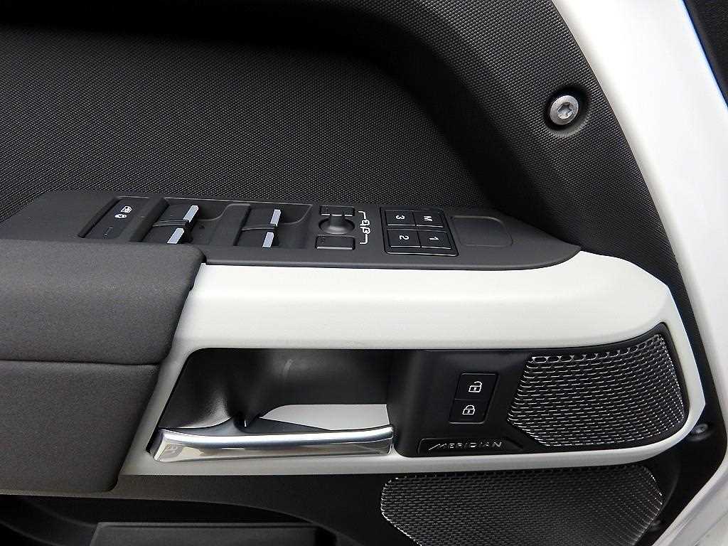 Land Rover Defender - Vista 10