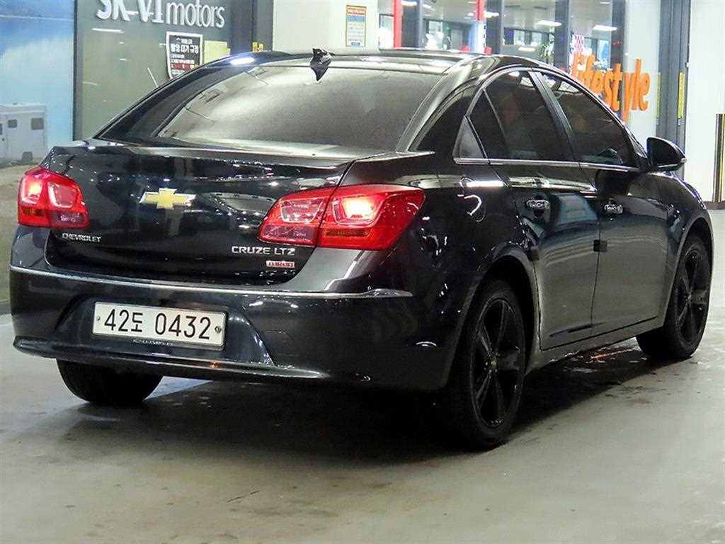 Chevrolet Cruise - Vista 4