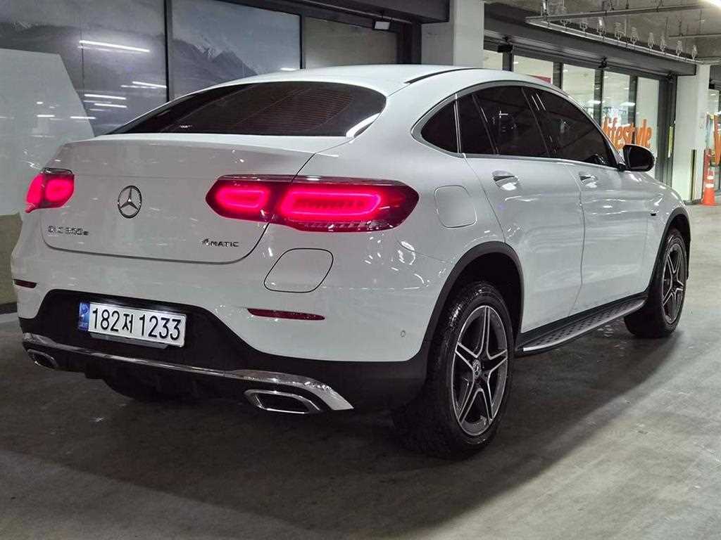 Mercedes Benz GLC Class - Vista 4