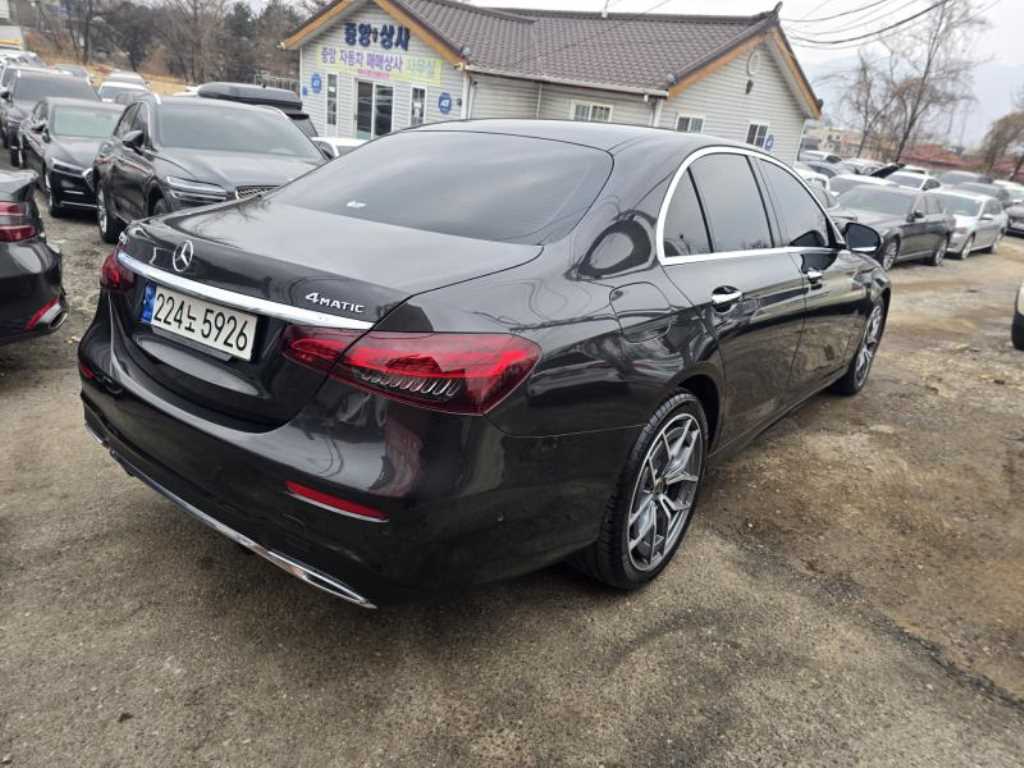 Mercedes Benz E class - Vista 6