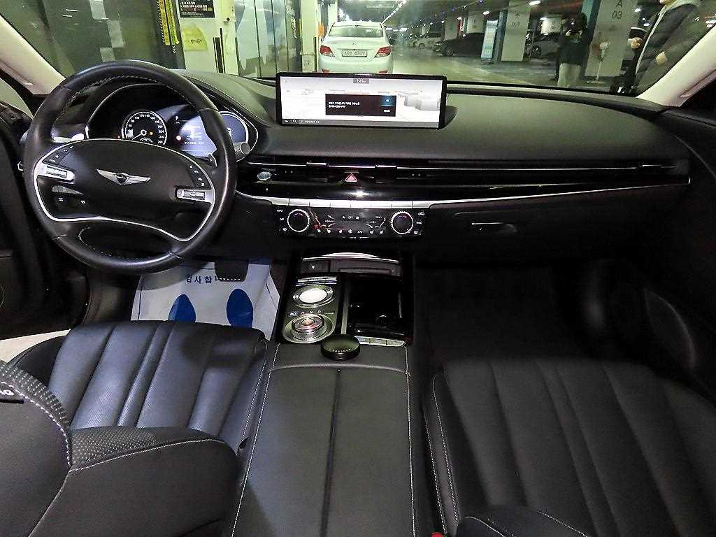 Genesis G80 - Vista 10