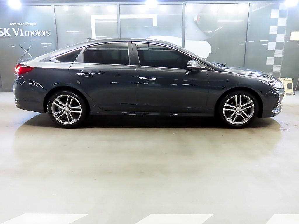 HYUNDAI Sonata - Vista 3