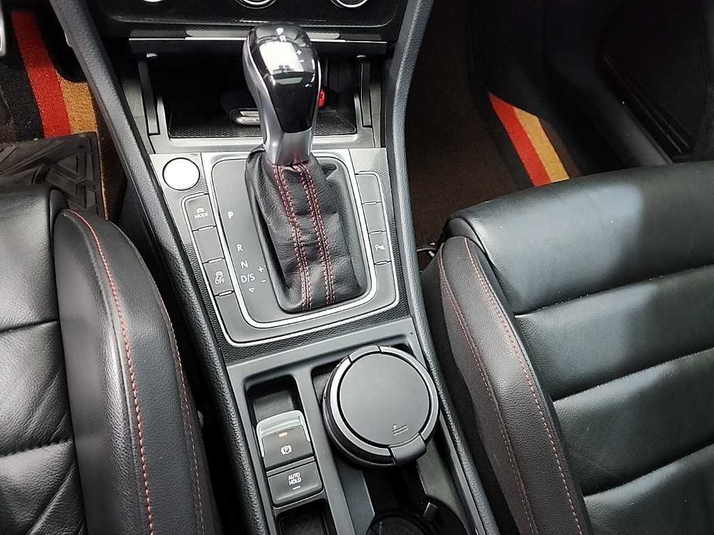 Volkswagen Golf - Vista 8