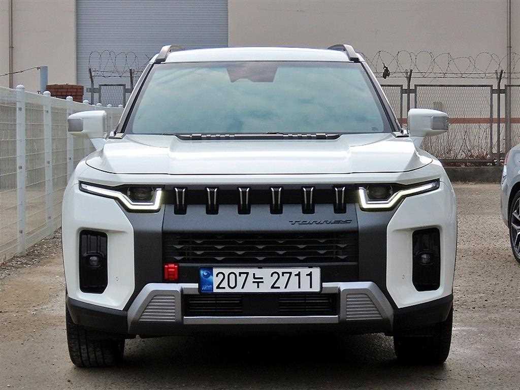 Ssangyong Torres 2023 Blanco - Importación desde Corea - HF Imports Iquique - Foto 1