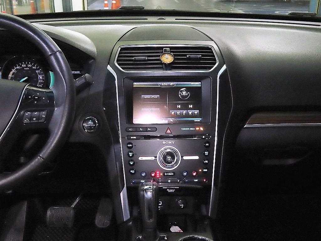 Ford Explorer - Vista 11