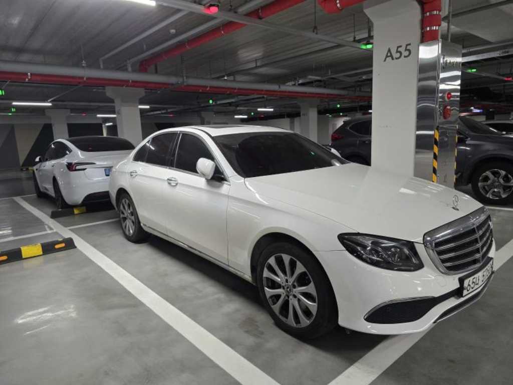 Mercedes Benz E class - Vista 2