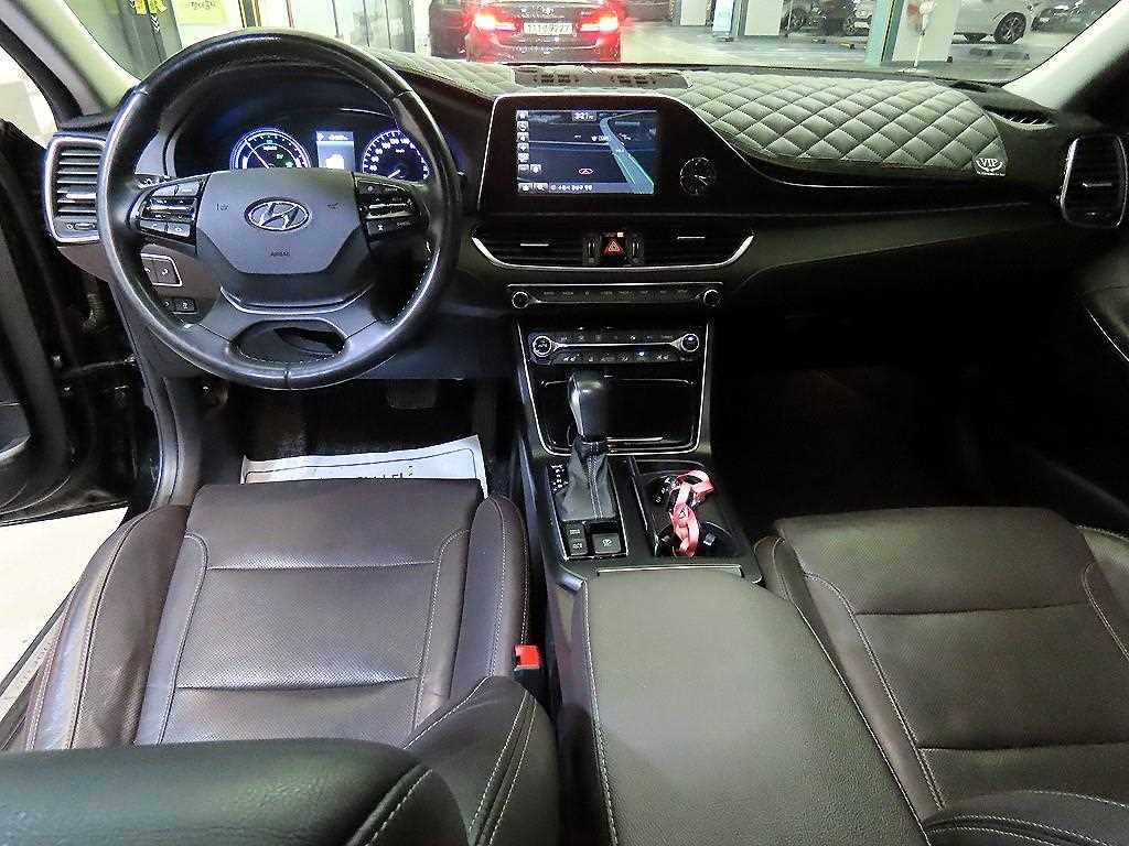 HYUNDAI Grandeur - Vista 10