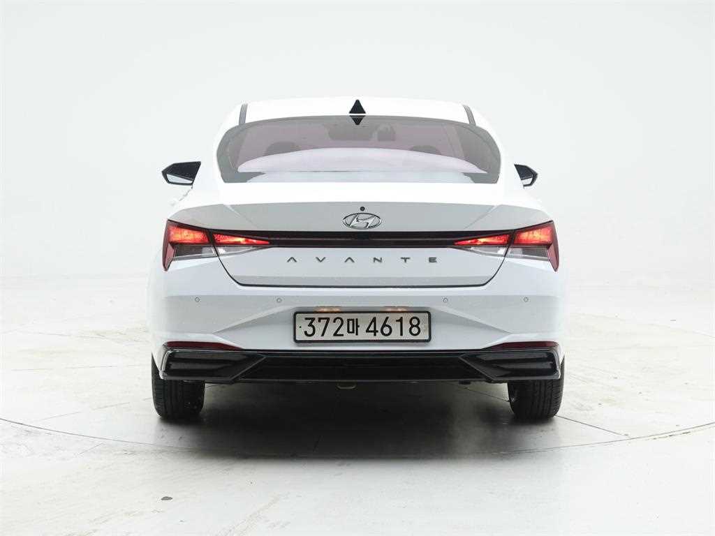 HYUNDAI Avante - Vista 5