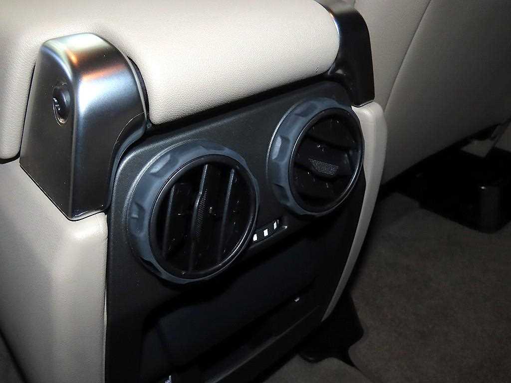 Land Rover Discovery 2016 Gris - Importación desde Corea - HF Imports Iquique - Foto 15