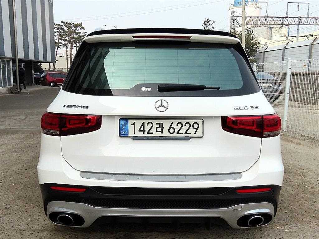 Mercedes Benz GLB Class - Vista 4