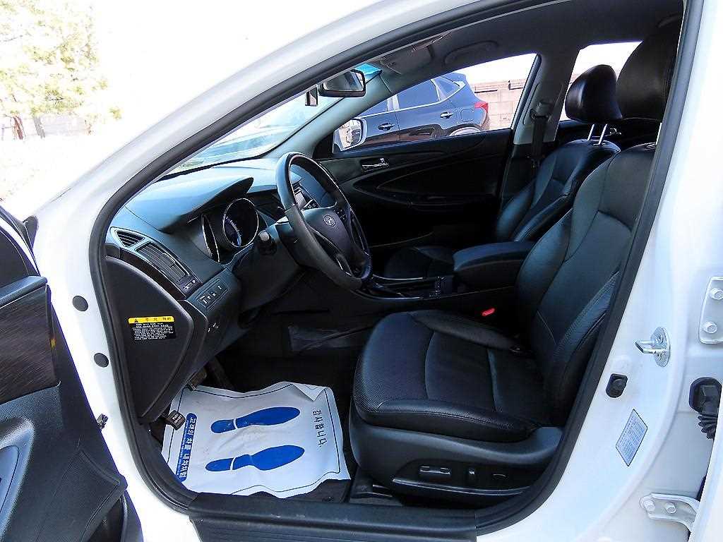 HYUNDAI Sonata - Vista 5