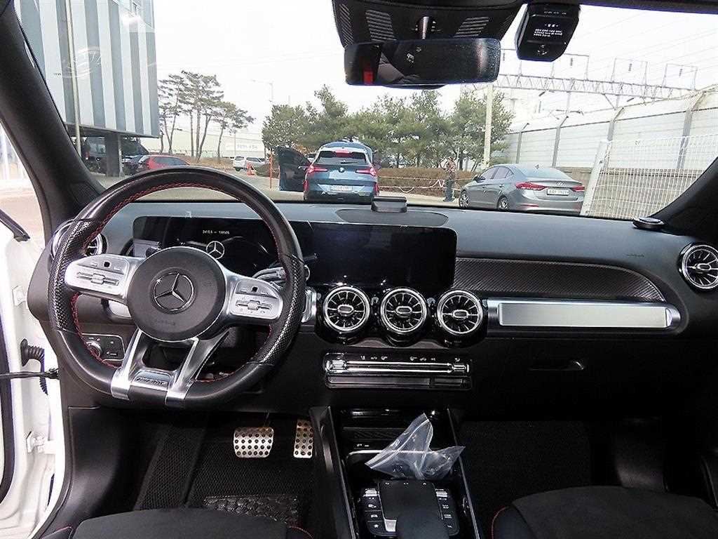 Mercedes Benz GLB Class - Vista 7