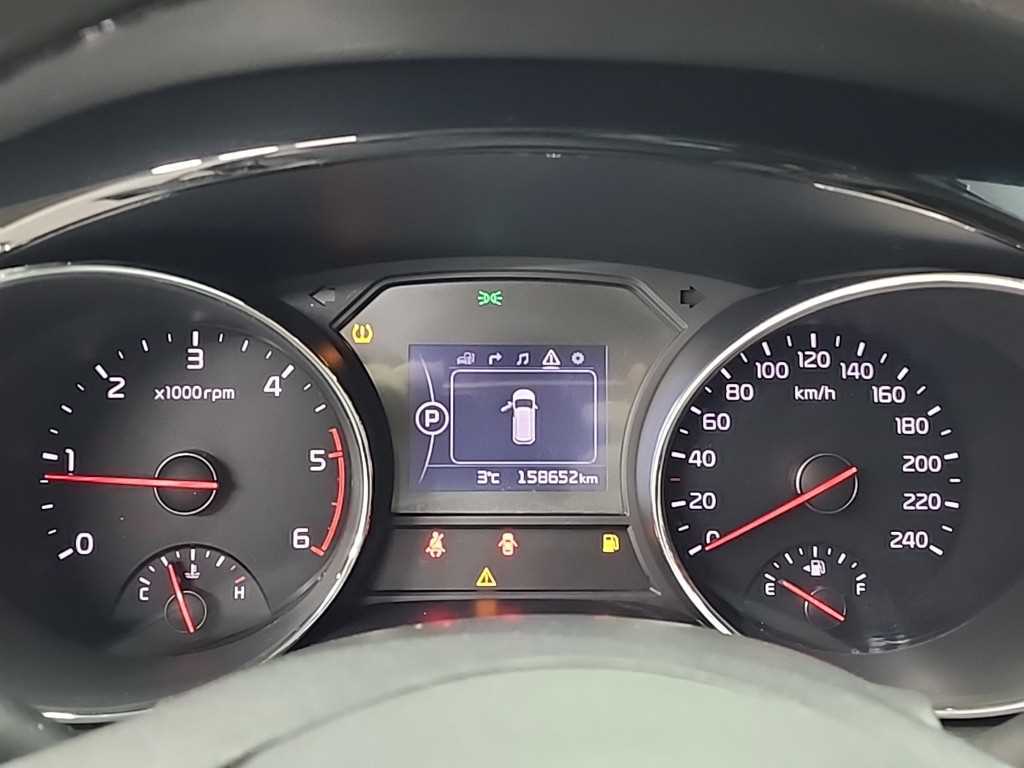 KIA Carnival - Vista 6