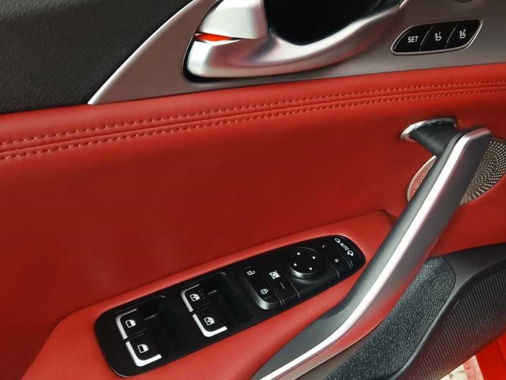 KIA Stinger - Vista 12