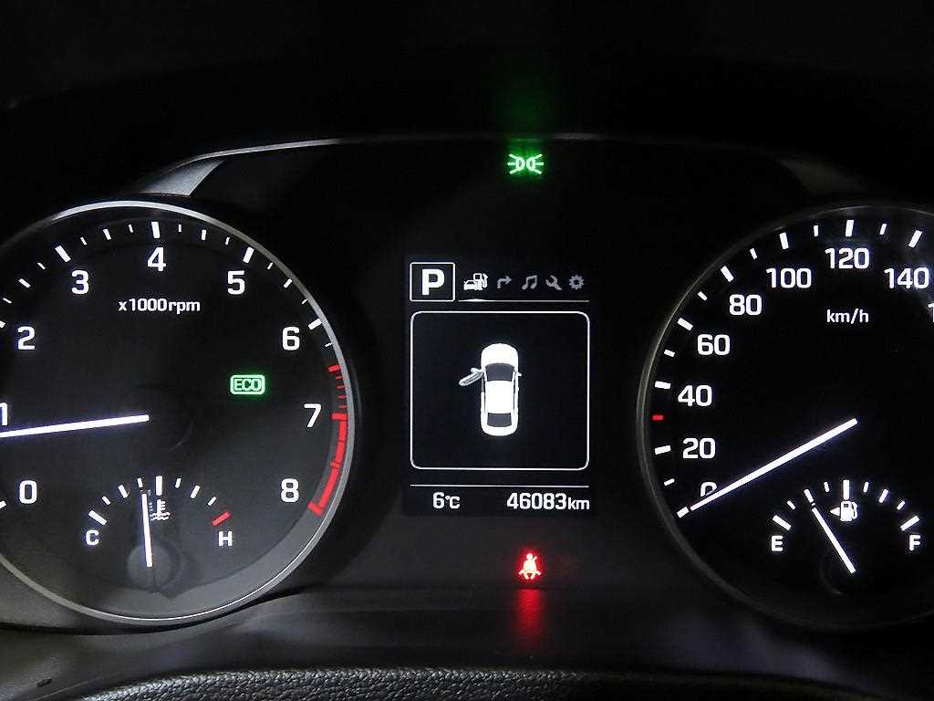 HYUNDAI Avante - Vista 9