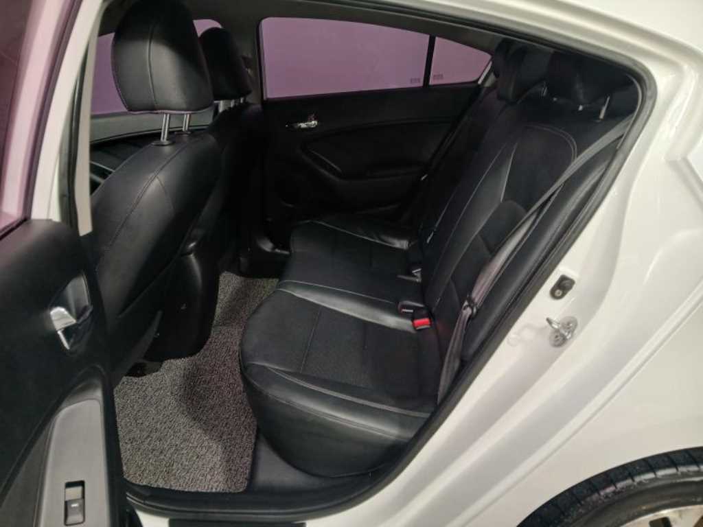 KIA K3 2013 Blanco - Importación desde Corea - HF Imports Iquique - Foto 16