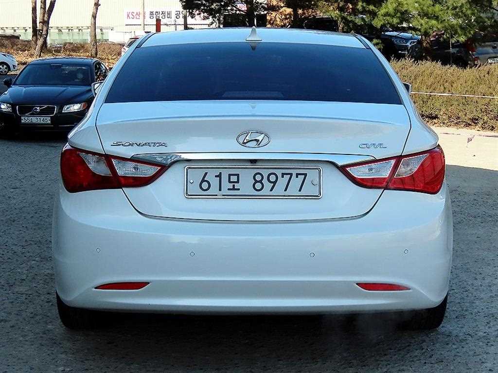 HYUNDAI Sonata - Vista 4