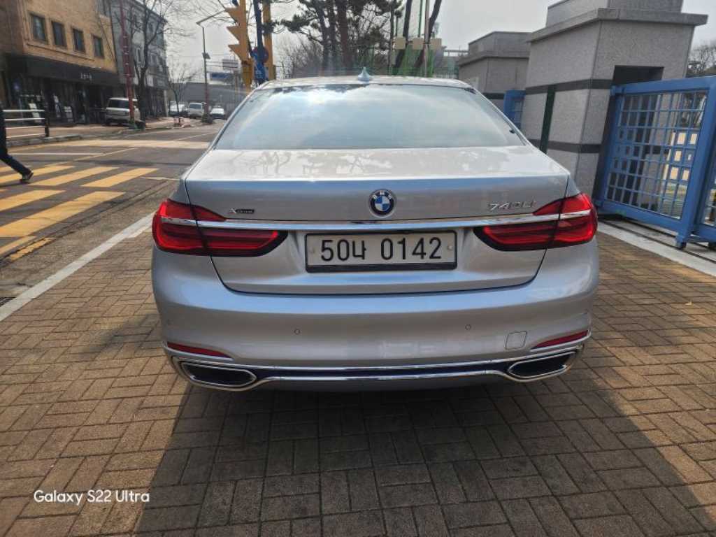 BMW 7 Series - Vista 4