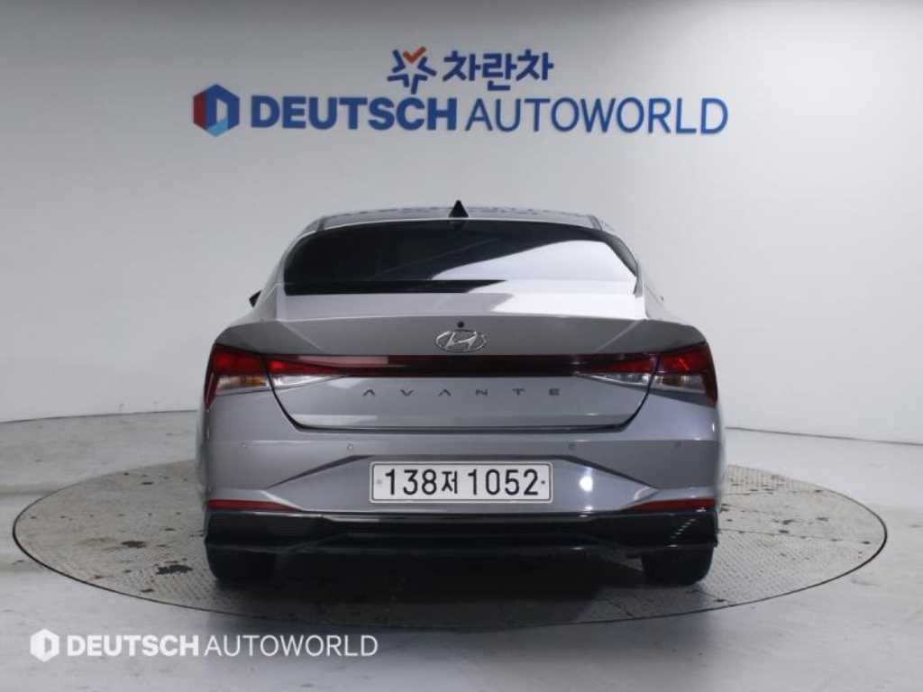 HYUNDAI Avante - Vista 4