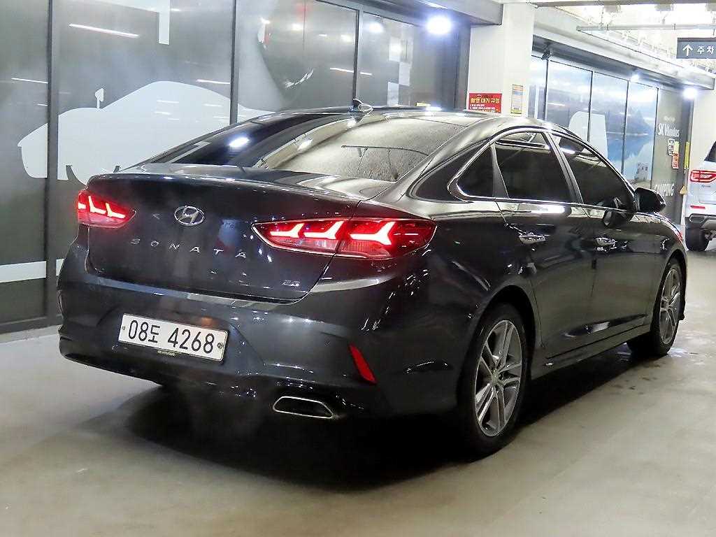 HYUNDAI Sonata - Vista 4