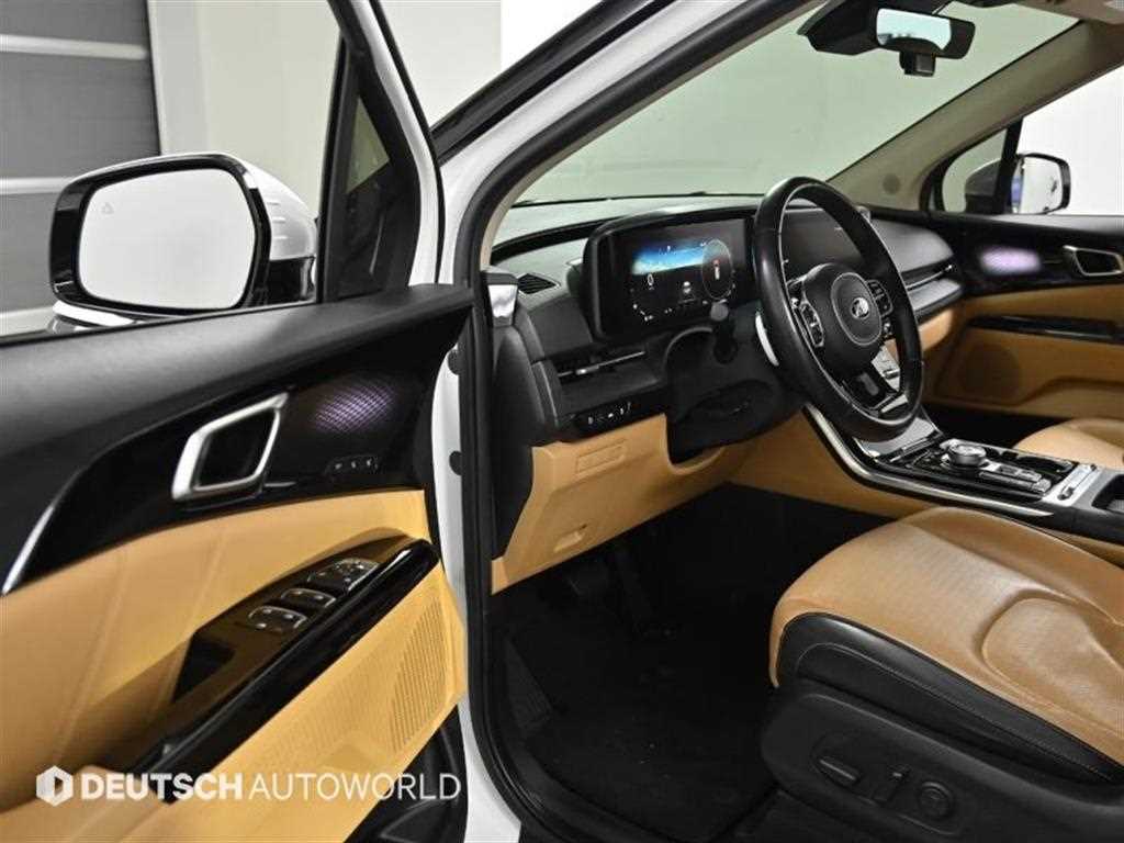 KIA Carnival - Vista 11