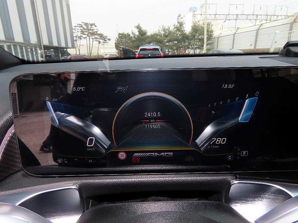 Mercedes Benz GLB Class - Vista 9