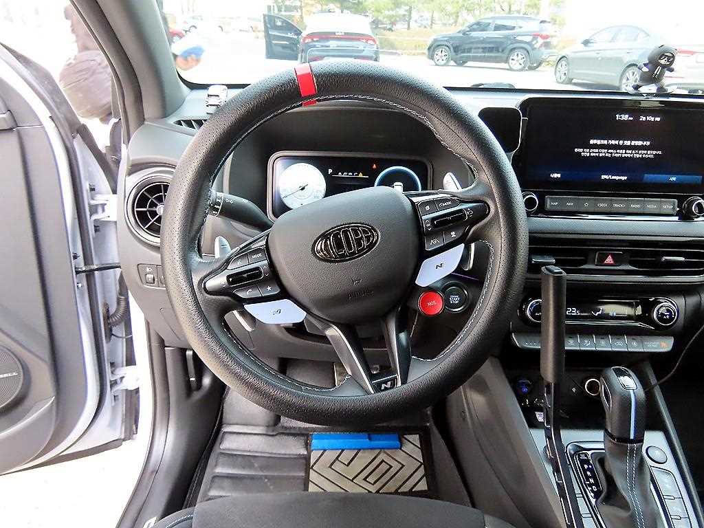 HYUNDAI Kona - Vista 8