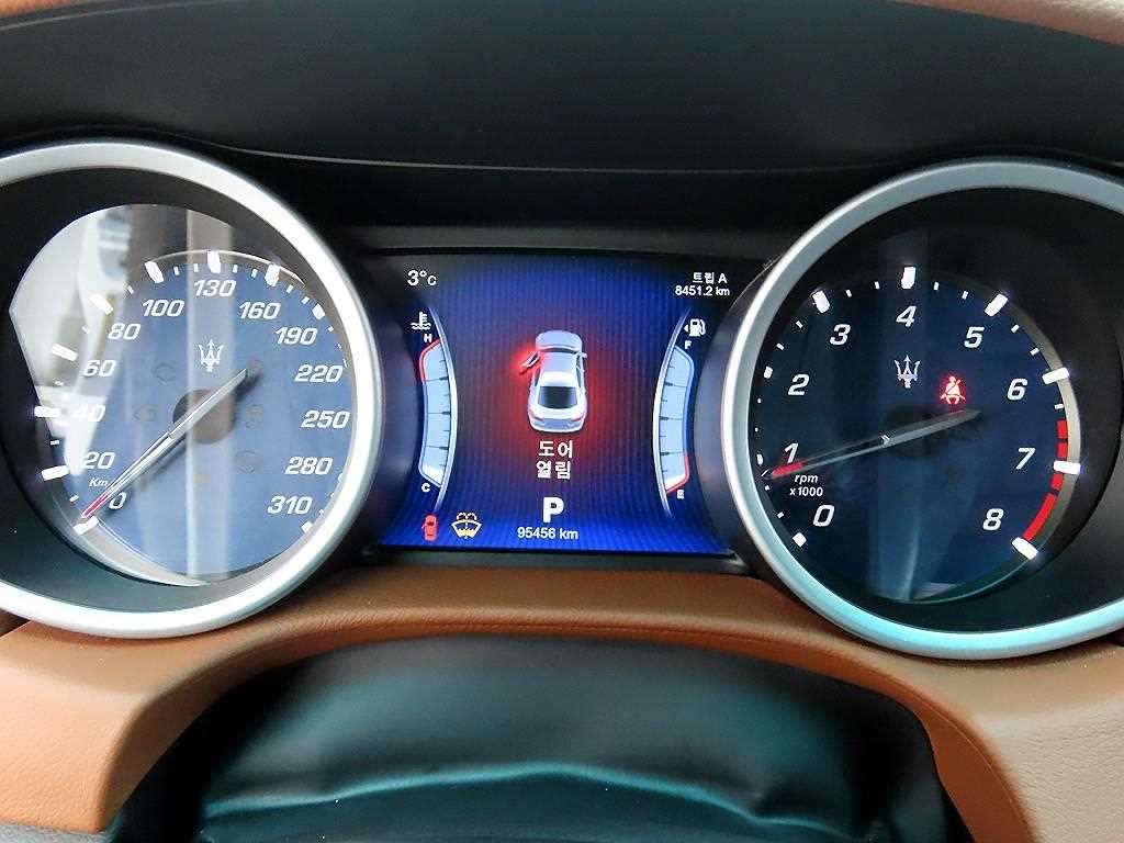 Maserati Ghibli - Vista 9