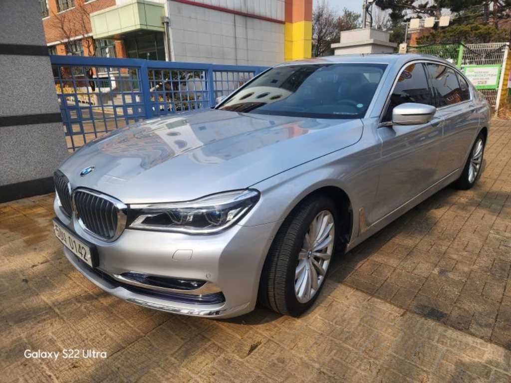 BMW 7 Series - Vista 3