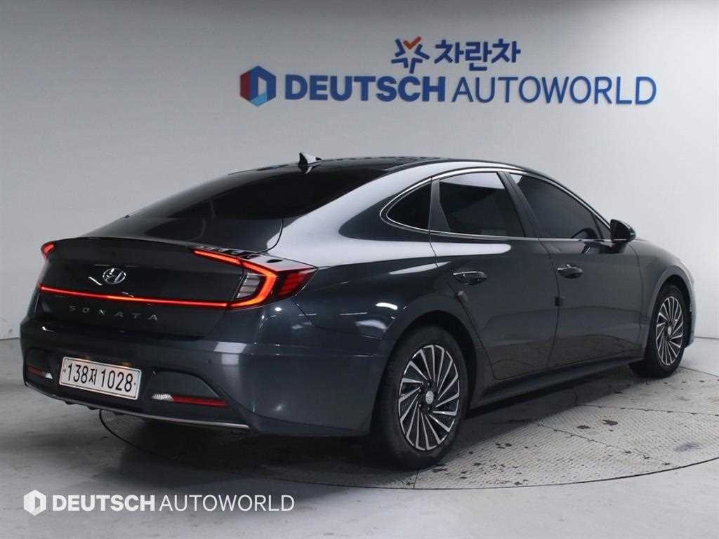 HYUNDAI Sonata - Vista 2