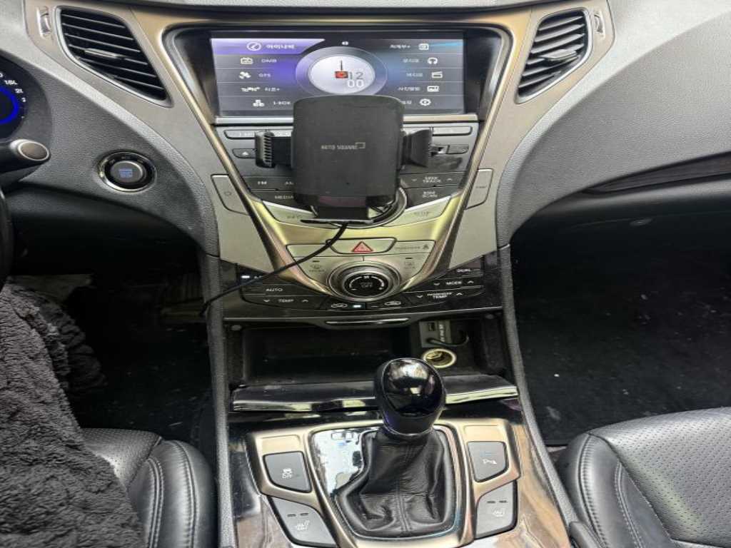 HYUNDAI Grandeur - Vista 4