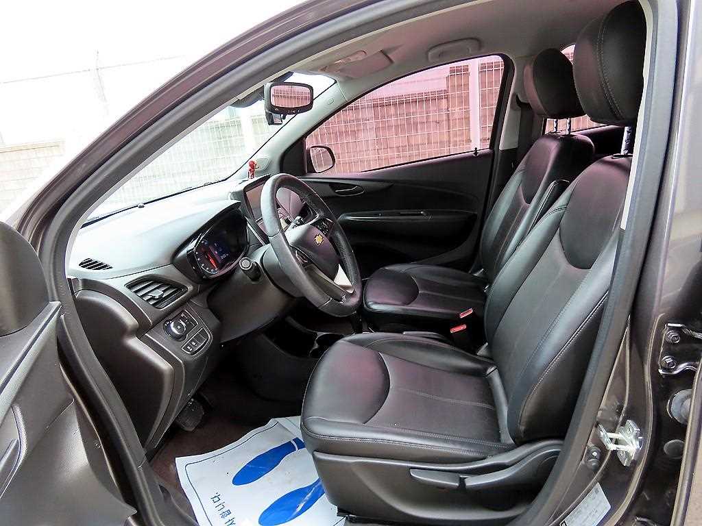 Chevrolet Spark - Vista 5