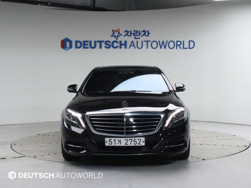 Mercedes Benz S Class - Vista 3