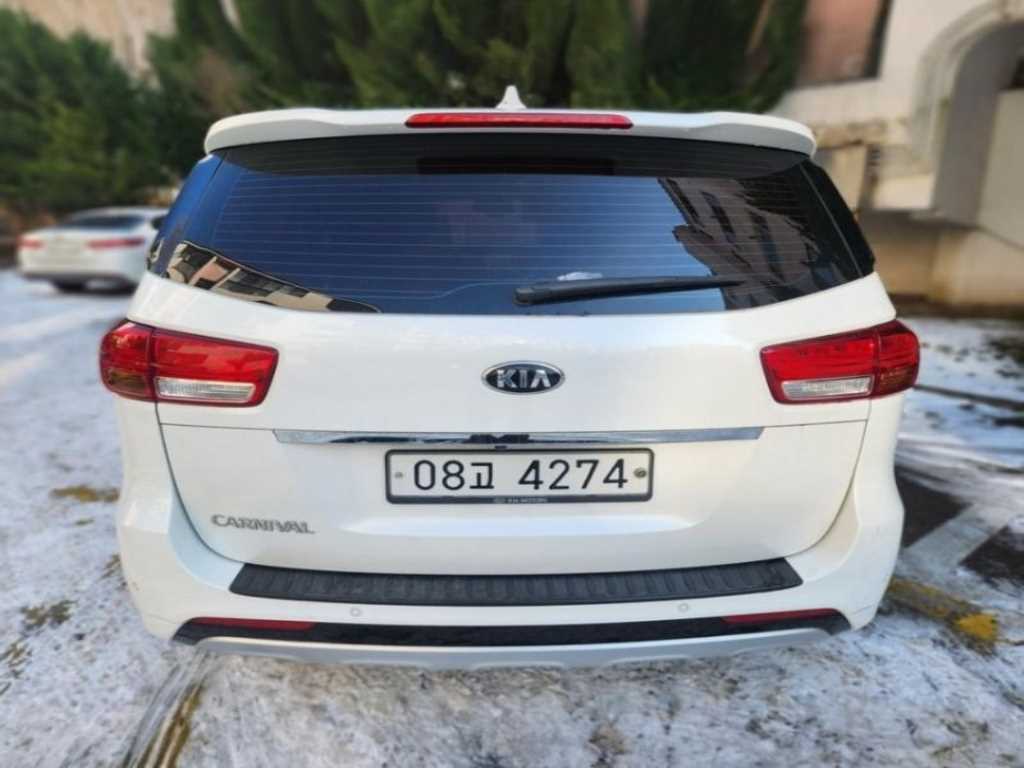 KIA Carnival - Vista 4