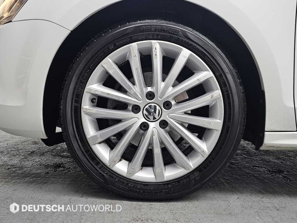 Volkswagen Jetta - Vista 5