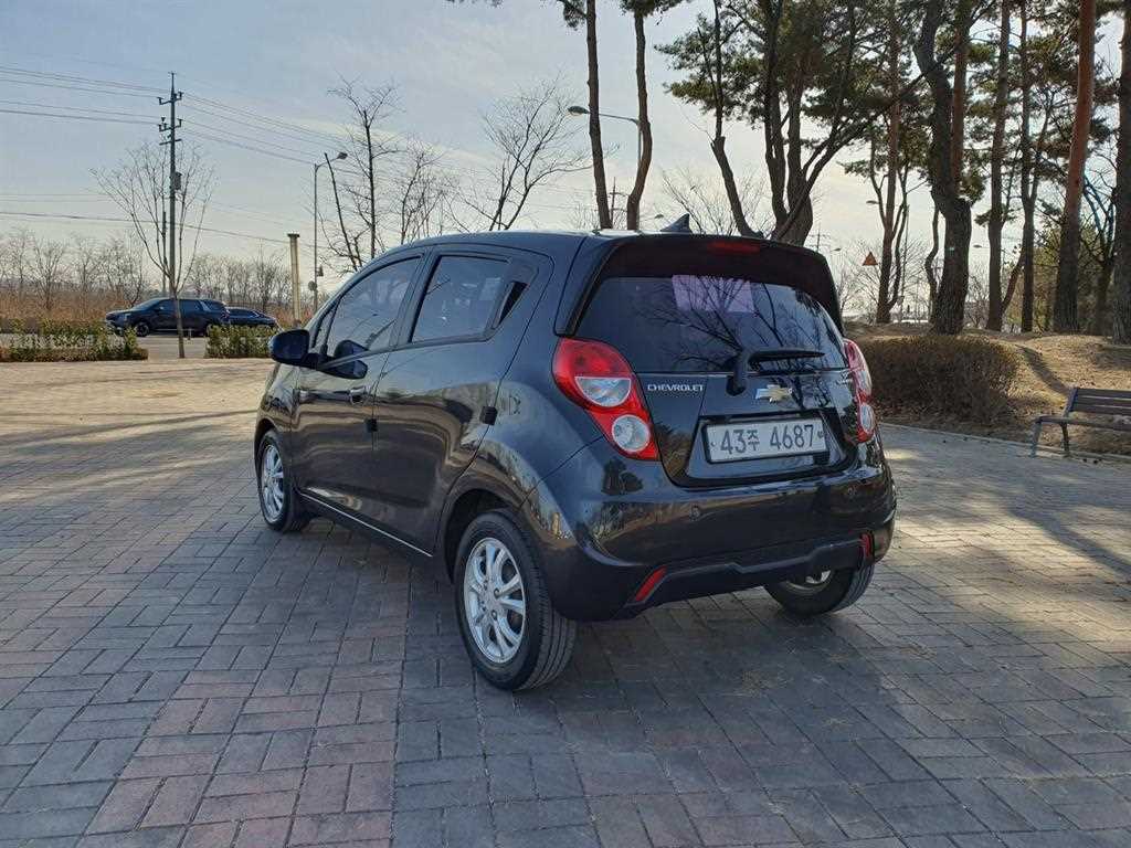 Chevrolet Spark - Vista 5