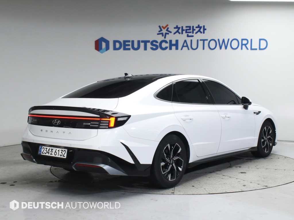 HYUNDAI Sonata - Vista 2