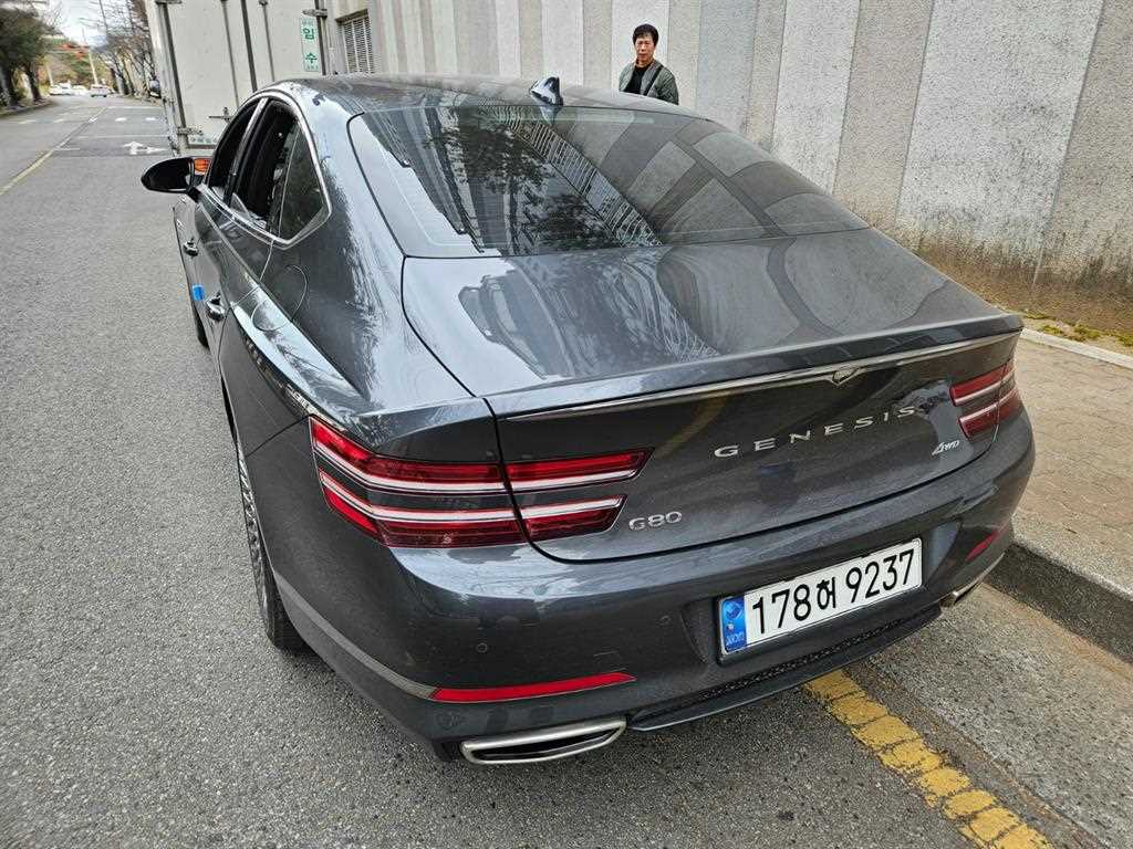 Genesis G80 - Vista 5