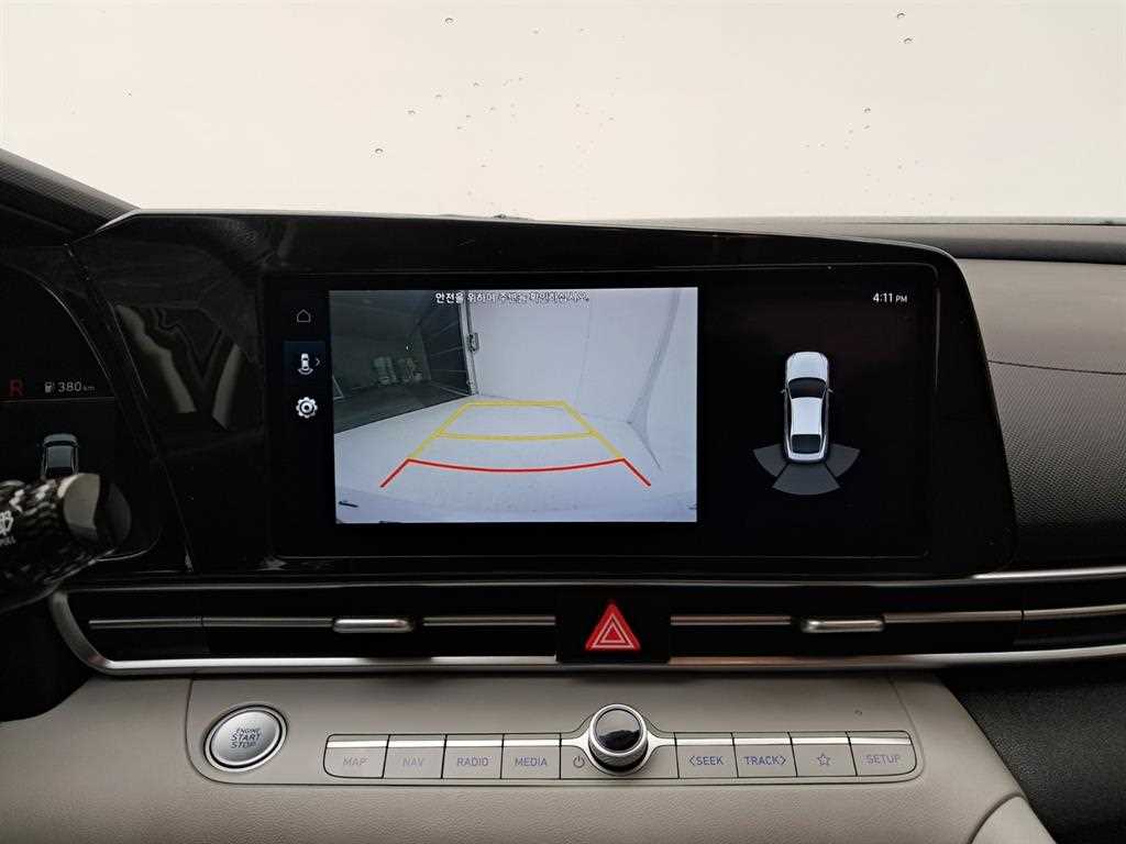 HYUNDAI Avante - Vista 10