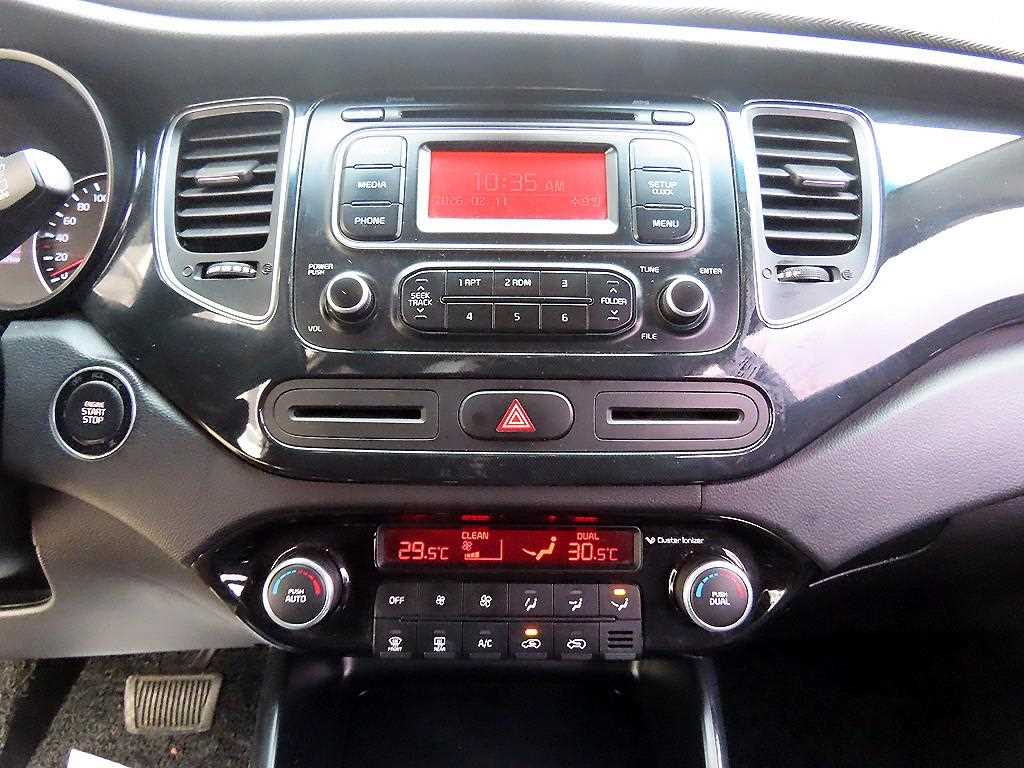 KIA Carens 2016 Plateado - Importación desde Corea - HF Imports Iquique - Foto 14