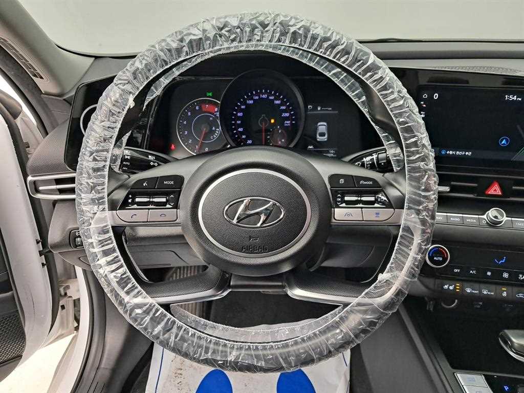 HYUNDAI Avante - Vista 7