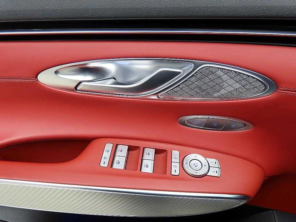 Genesis GV70 - Vista 11