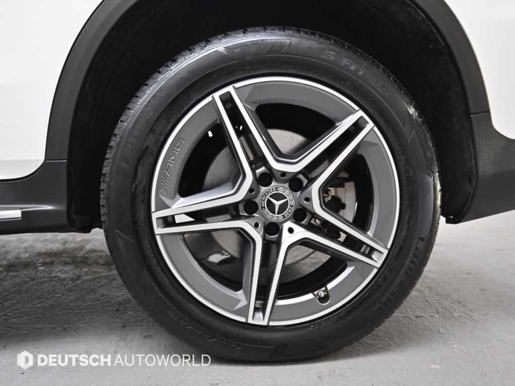 Mercedes Benz GLC Class - Vista 5