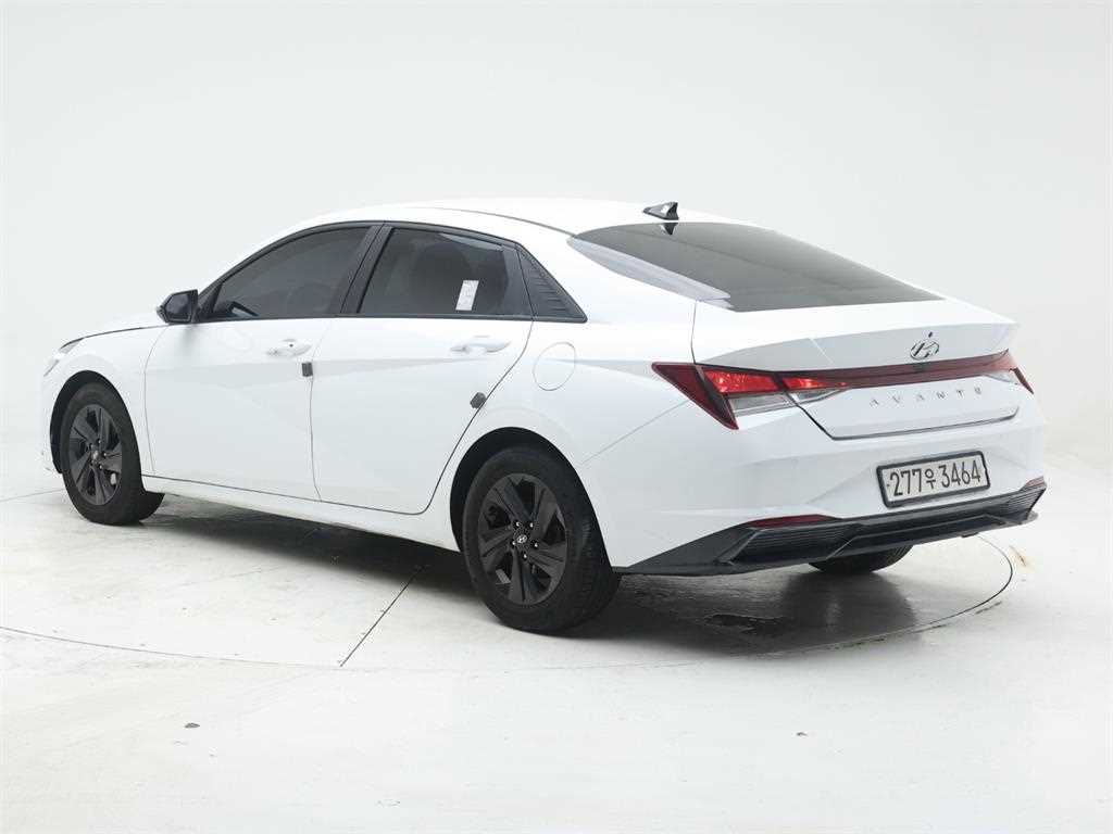 HYUNDAI Avante - Vista 4