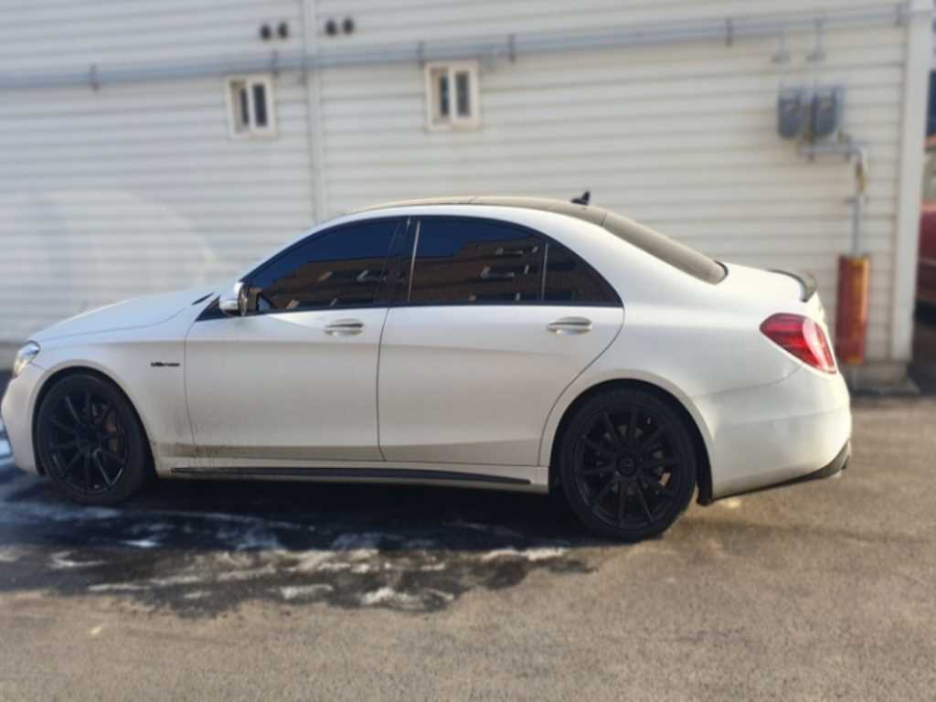 Mercedes Benz S Class - Vista 4