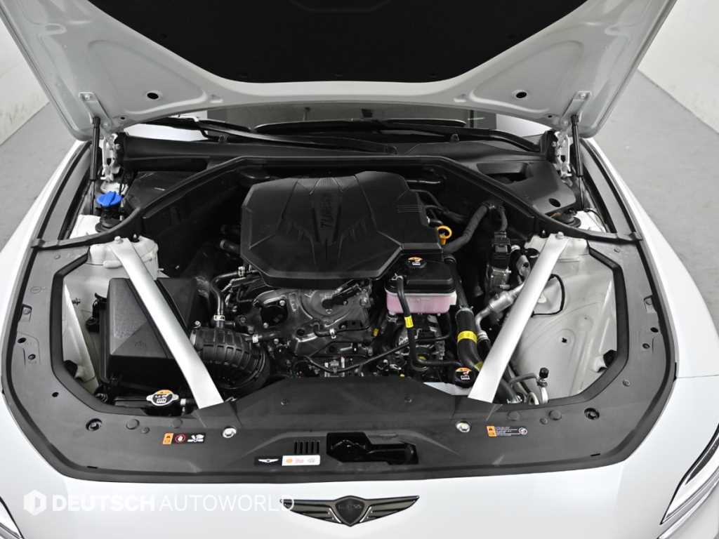 Genesis G70 - Vista 6